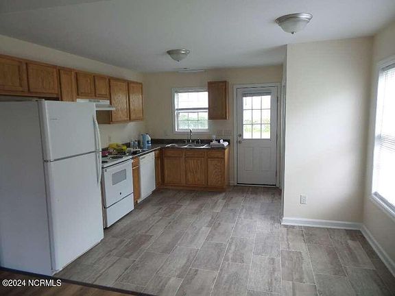 5th image of 2206 Fisher St
