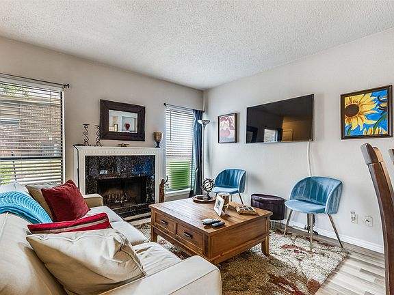 4th image of 2103 Park Willow Ln APT A