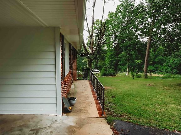 5th image of 2364 Lakeland Dr