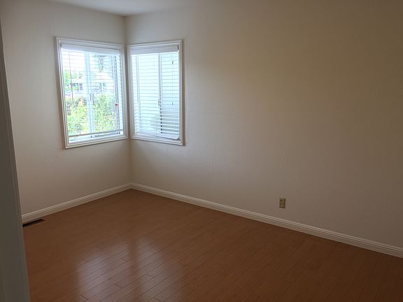 5th image of 10858 S Blaney Ave