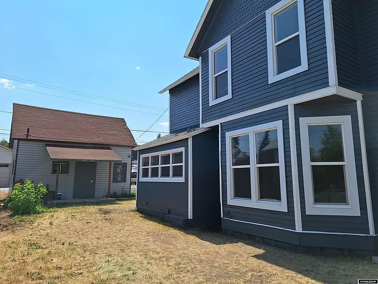 1137 Main St — Photo 21
