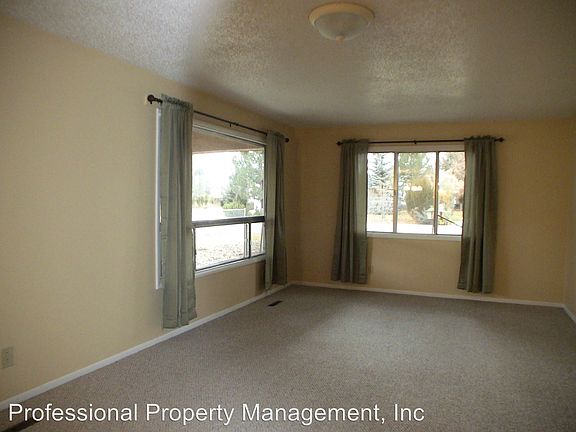 3rd image of 934 Cleveland St APT 1