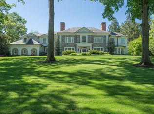 260 Elderfields Rd, Manhasset, NY 11030