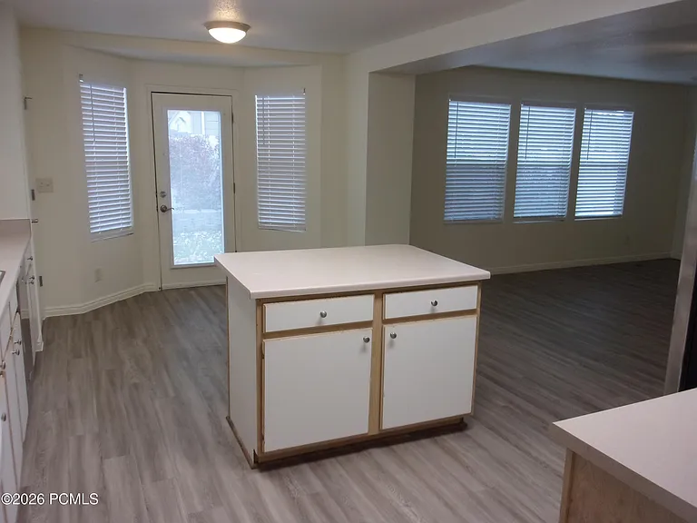 88 E Rainbow Way — Photo 12