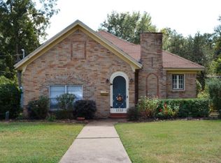 1112 E Park Ave, Palestine, TX 75801