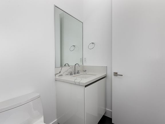5th image of 5832 Tujunga Ave #5