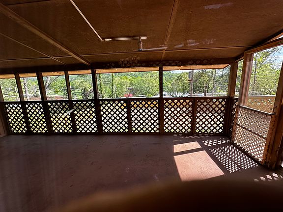 Screened-in porch