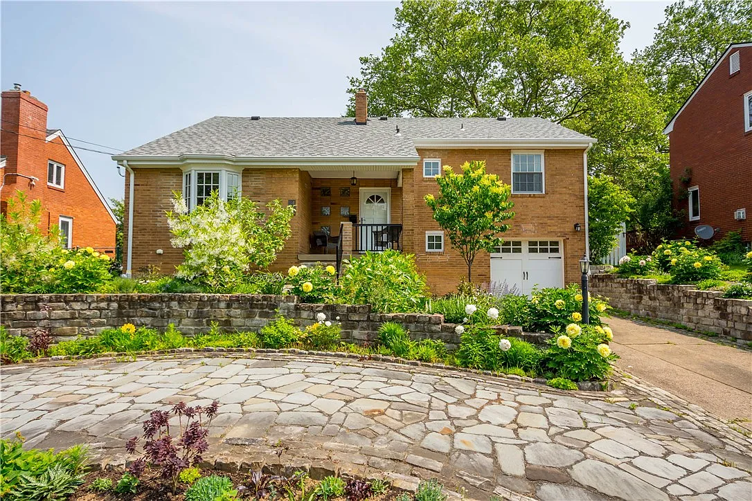 1227 Windermere Dr photo 1