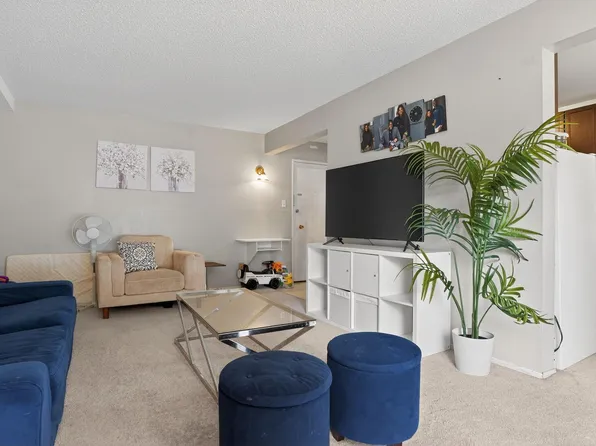 5730 Riverbend Rd NW #120, Edmonton, AB T6H 4T4