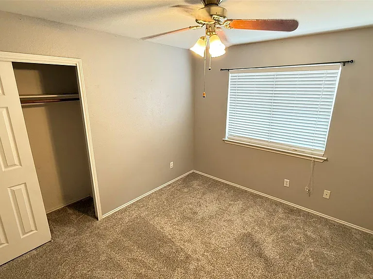 317 McCarthur Dr — Photo 9