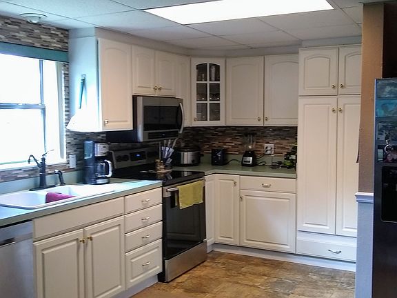 4th image of 27608 Lois Dr