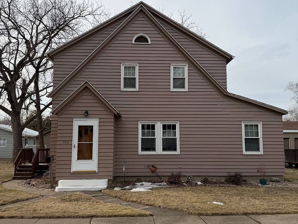 1st image of 709 Brown St
