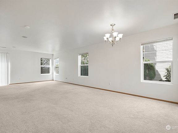 4th image of 9316 Country Hollow Dr E