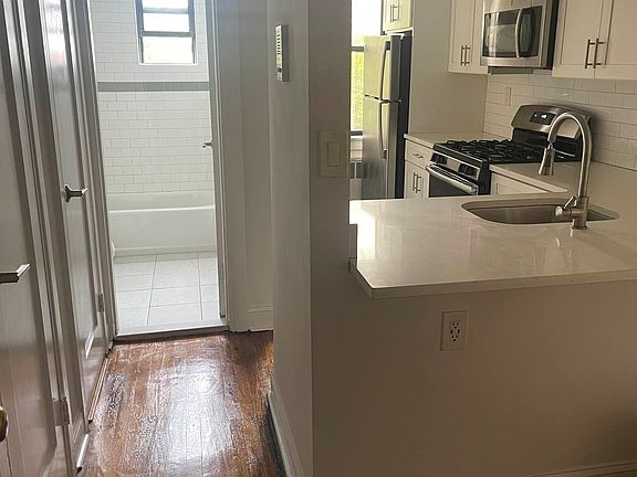 5th image of 7281 113th St APT 7C