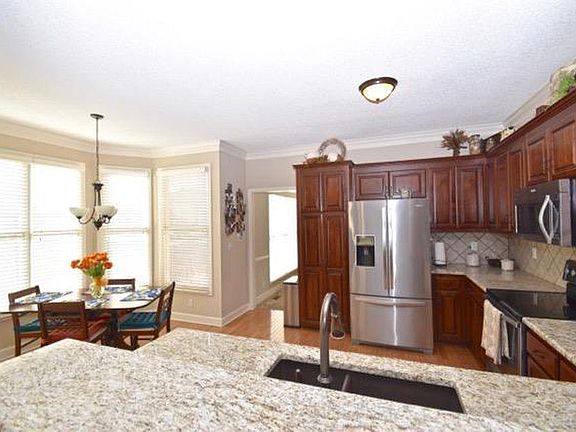 3rd image of 9125 W 132nd Ter