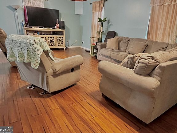 4th image of 705 Geiger St