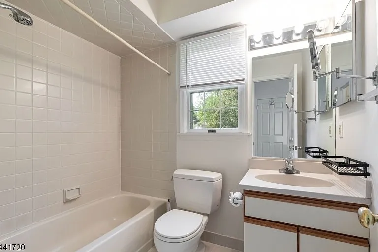 82 Smithfield Ct — Photo 16