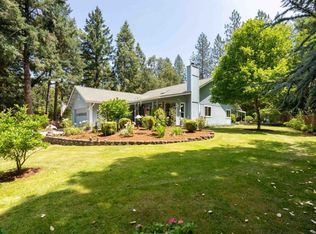 957 Foots Creek Rd, Gold Hill, OR 97525
