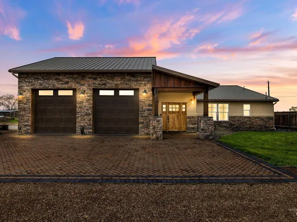 1222 S 14 E, Mountain Home, ID 83647