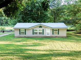 26389 Reddish Rd, Fieldon, IL 62031