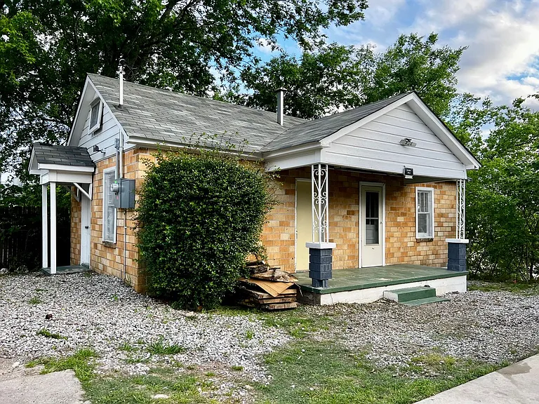 116 Grove St — Photo 3
