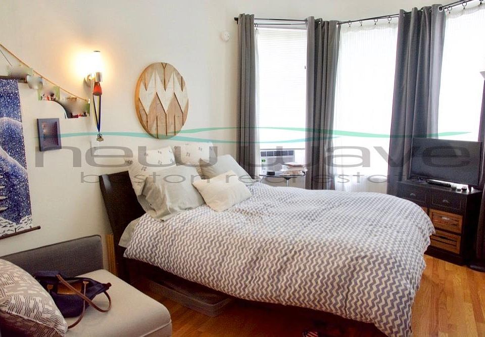 2nd image of 445 Shawmut Ave #12