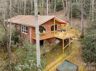 227 Sky Lake Dr, Hendersonville, NC 28739