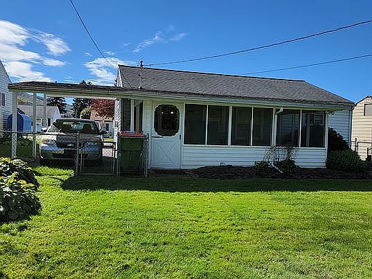 3rd image of 533 Sylvan Dr