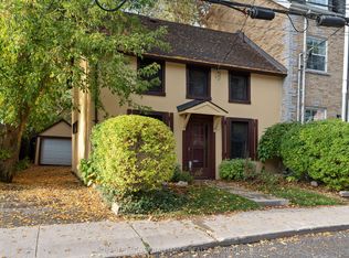 94 William St, Kingston, ON K7L 2C5