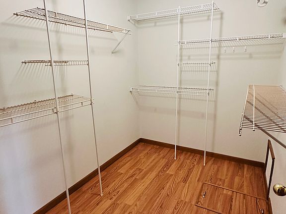 5th image of 204 N Pittsburg Lndg