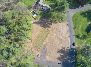 11 Delaware Rim Rd, Morrisville, PA 19067