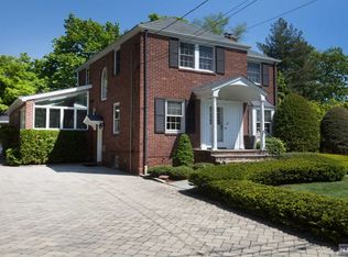 15 Burlington Rd, Tenafly, NJ 07670