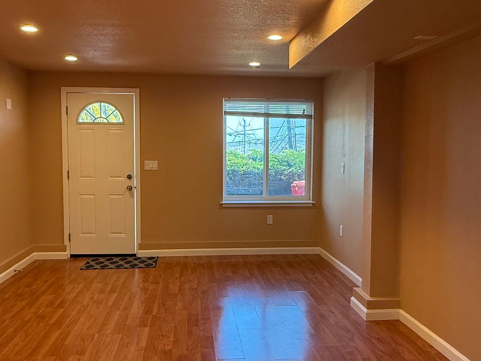 1st image of 202 Alta Loma Ave
