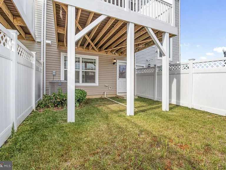 11687 Emily Dickinson Pl — Photo 34