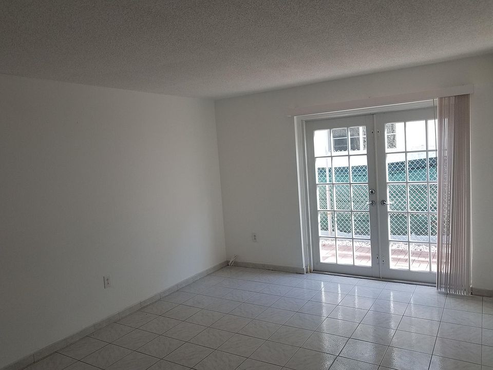 1st image of 326 Ocean Dr APT 2