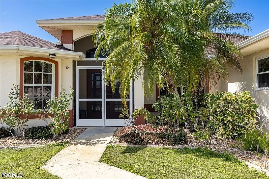 3 bed, 2.0 bath, 2066 sqft, $2,700 — Photo 4