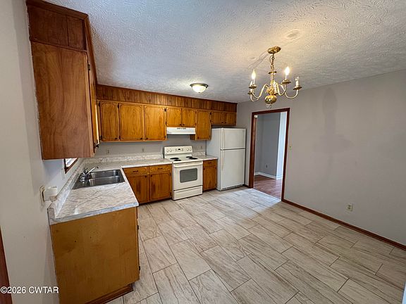 5th image of 45 Ellendale Cv