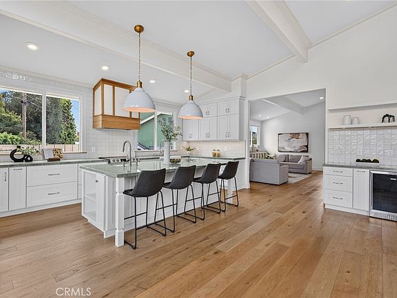 3rd image of 17361 Alta Vis
