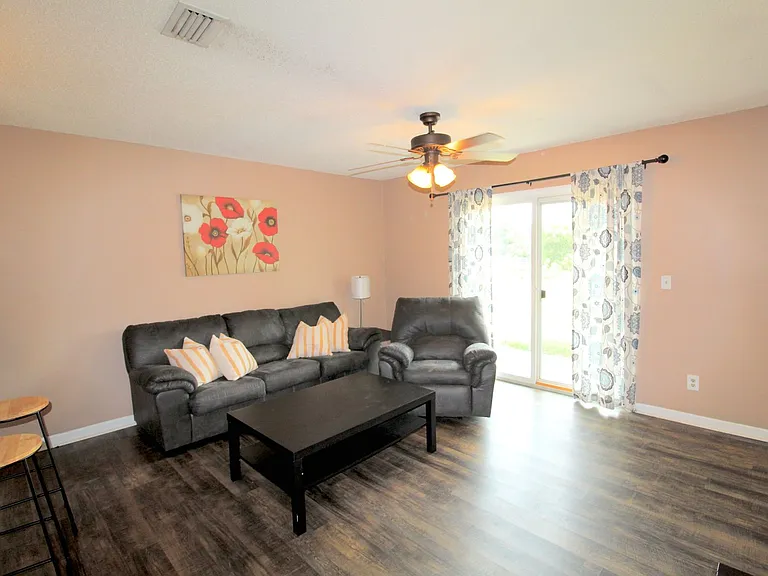 1330D Hunters Rd — Photo 7
