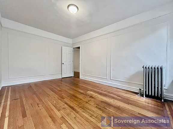 3rd image of 108 Park Ter E APT 4D