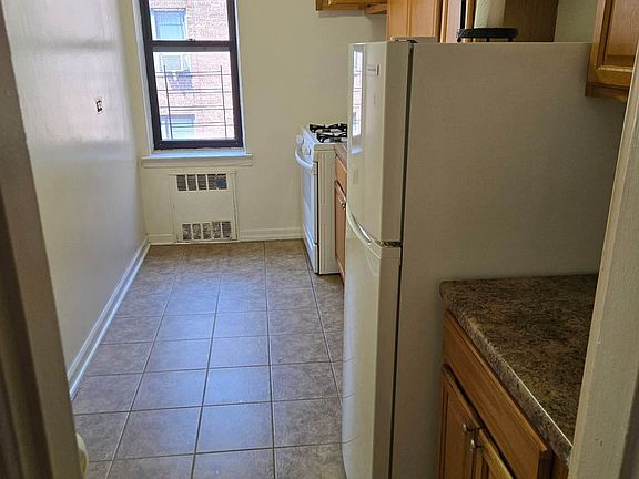 4th image of 36 Hamilton Ave APT 2K
