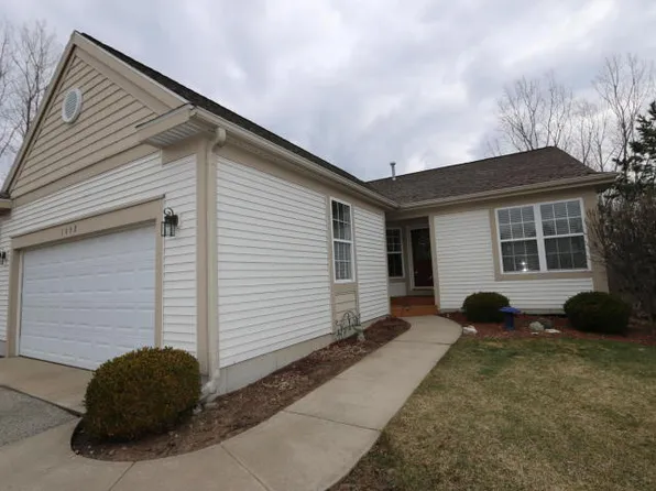 1152 Birdie Dr NW, Grand Rapids, MI 49544