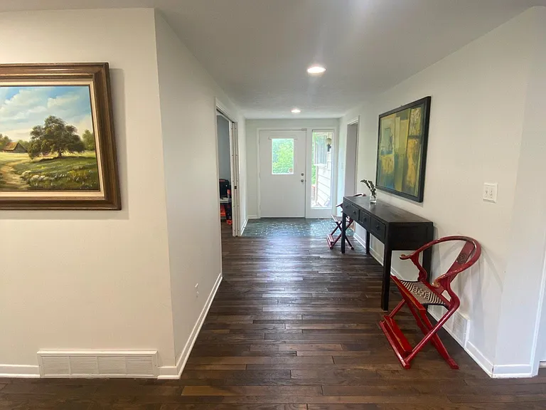 2021 Lyndway Rd — Photo 3