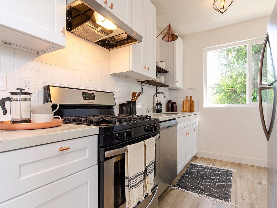 1st image of 4575 W Maplewood Ave #10