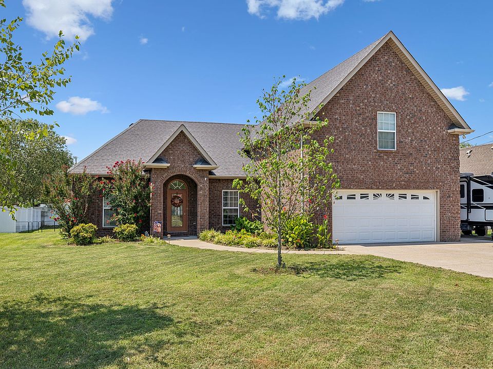 1st image of 821 Stewart Valley Dr