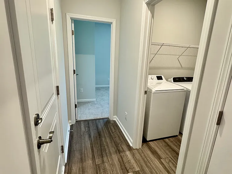548 Coronado Ave — Photo 8