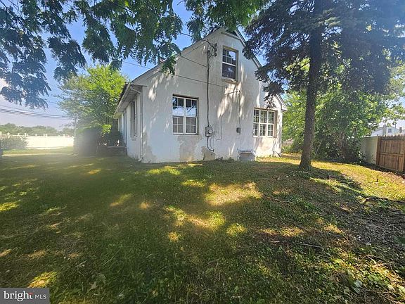 2nd image of 510 School Bell Rd