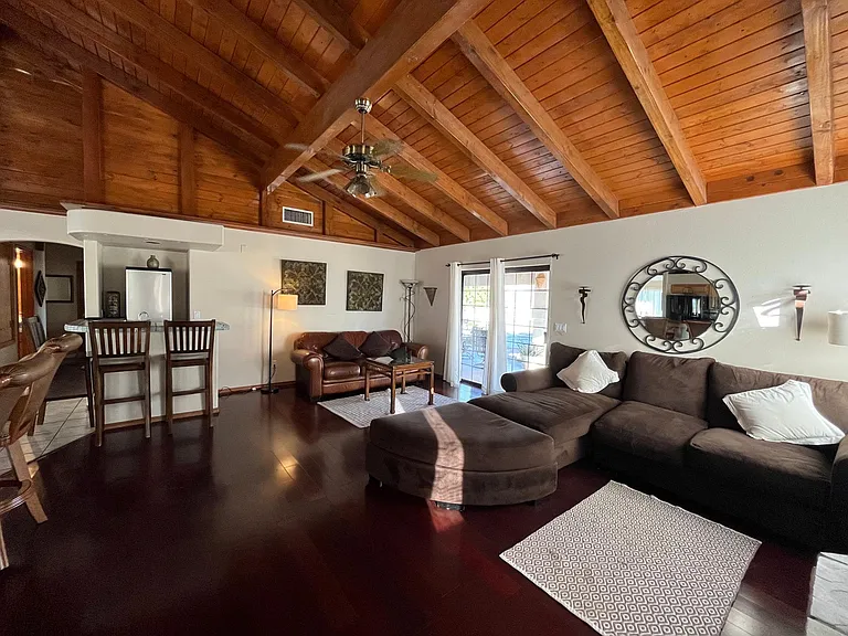2760 Inverness Dr — Photo 9