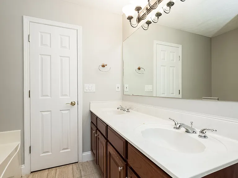 430 Allens Landing Ct — Photo 8