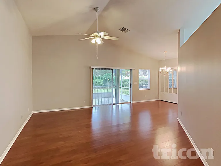 529 Greg St — Photo 2
